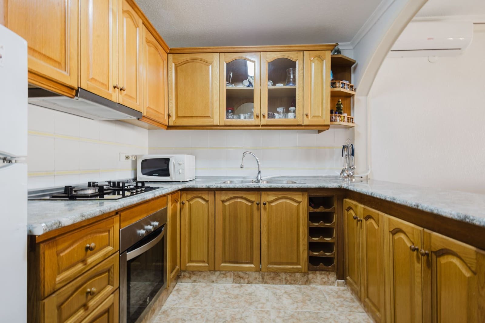 Ático de 2 habitaciones en Torrevieja en venta con garaje - 149.500 € (Ref: 9361998)