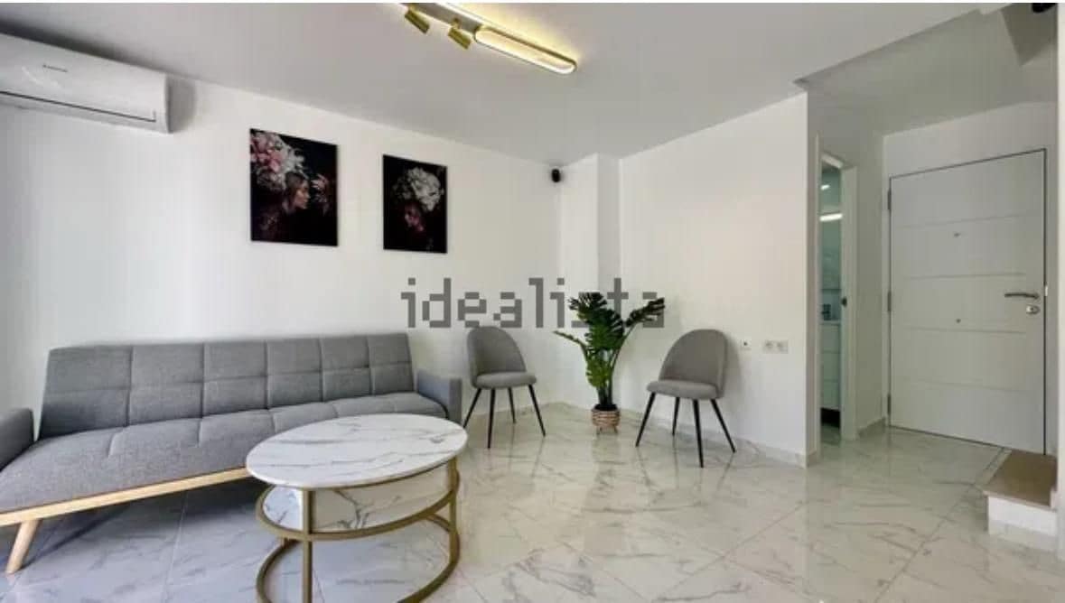 3 slaapkamer Halfvrijstaande villa te koop in Torrevieja met zwembad garage - € 229.000 (Ref: 9403164)