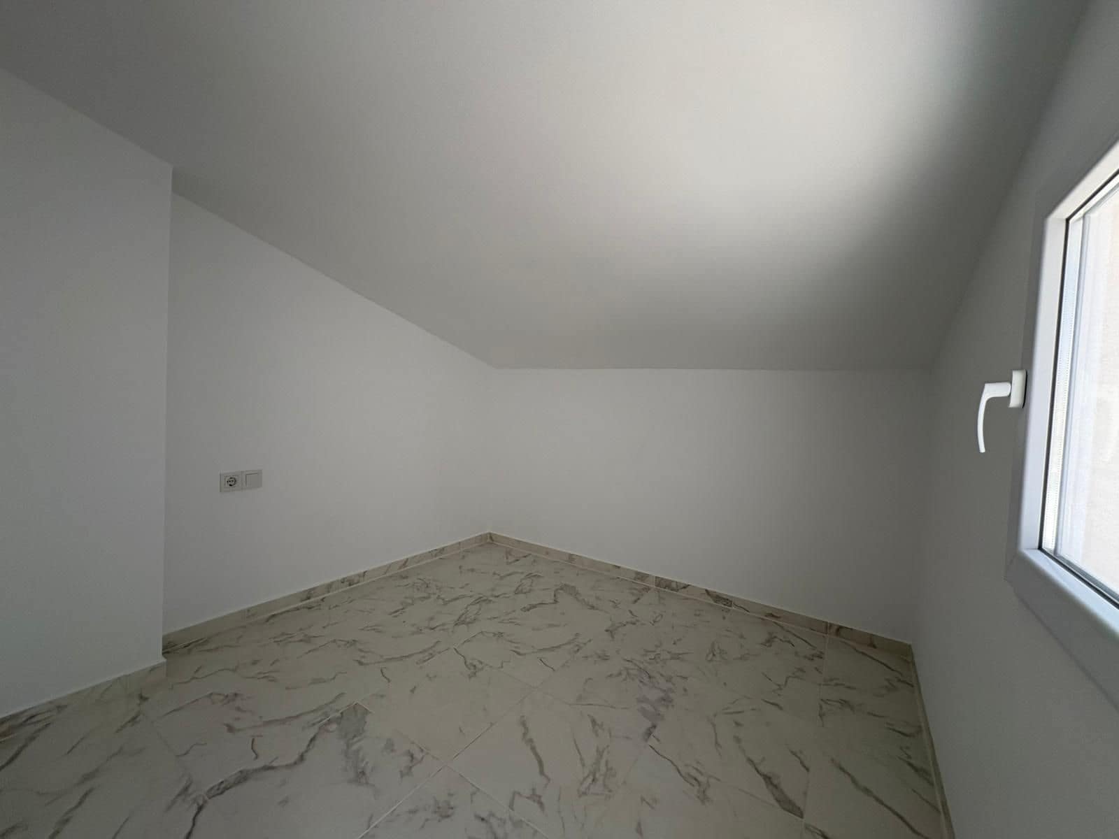 3 slaapkamer Halfvrijstaande villa te koop in Torrevieja met zwembad garage - € 229.000 (Ref: 9403164)