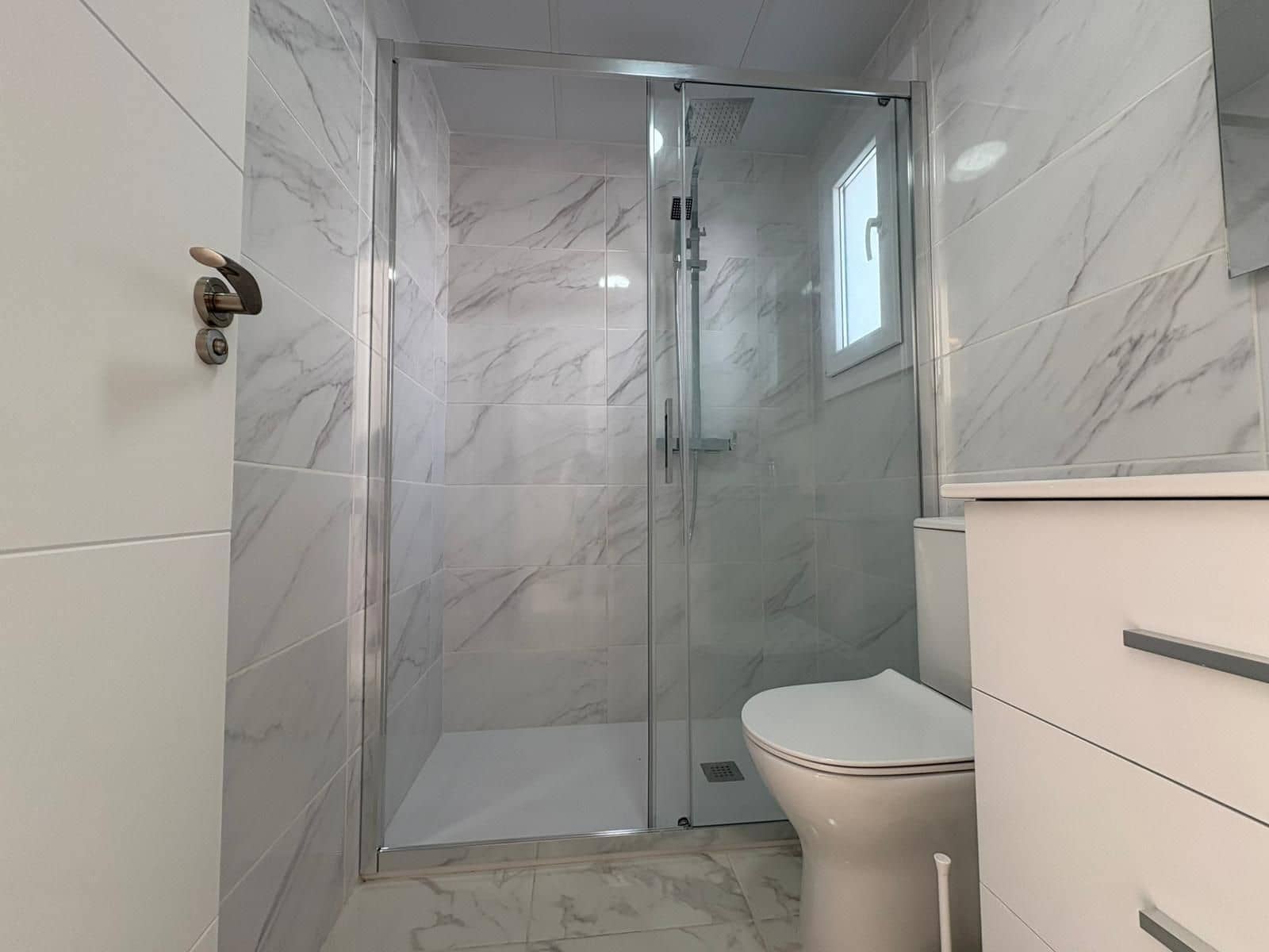 3 slaapkamer Halfvrijstaande villa te koop in Torrevieja met zwembad garage - € 229.000 (Ref: 9403164)