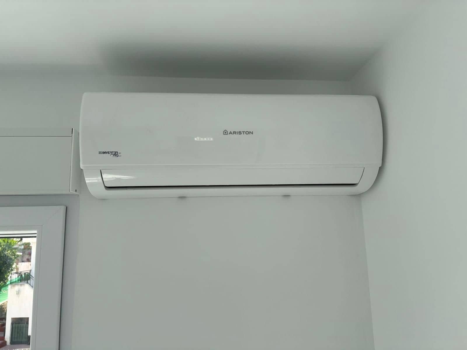 3 slaapkamer Halfvrijstaande villa te koop in Torrevieja met zwembad garage - € 229.000 (Ref: 9403164)