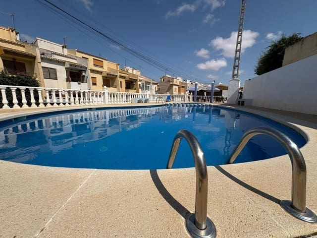 3 soverom Kjedet enebolig til salgs i Los Balcones - Los Altos, Torrevieja med svømmebasseng garasje - € 229 000 (Ref: 9403164)