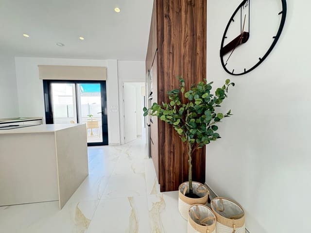 3 bedroom Villa for sale in Pinar de Campoverde, Pilar de la Horadada with pool garage - € 422,500 (Ref: 9501907)