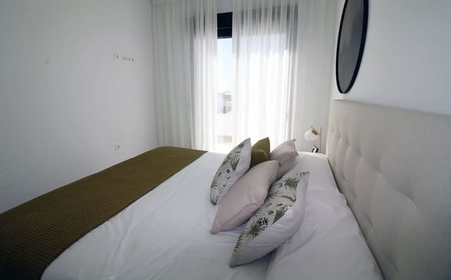 3 makuuhuone Omakotitalo myytävänä paikassa Pilar de la Horadada mukana uima-altaan 
autotalli - 344 900 € (Ref: 9524001)