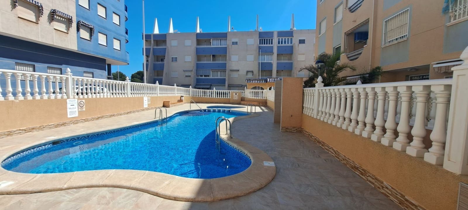 2 quarto Apartamento para venda em Torrevieja com piscina - 140 000 € (Ref: 9526201)