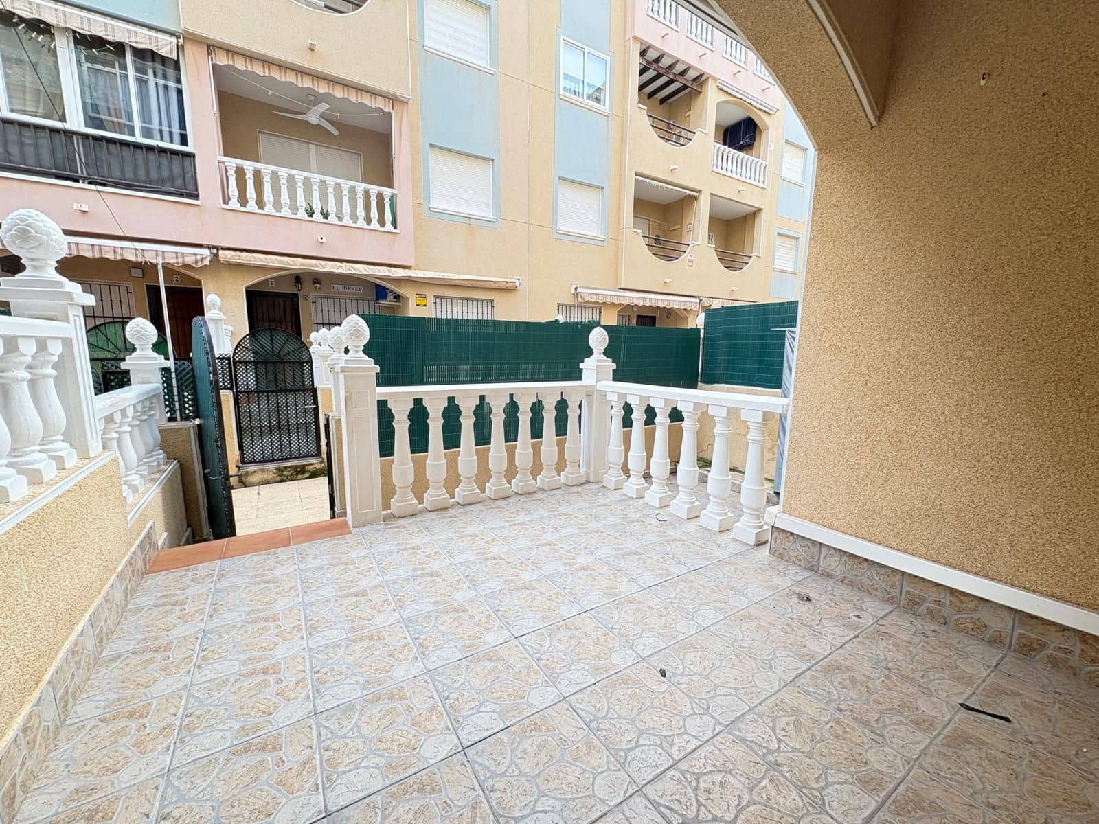 2 quarto Apartamento para venda em Torrevieja com piscina - 140 000 € (Ref: 9526201)
