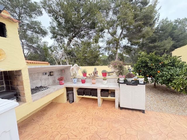 Chalet de 3 habitaciones en Pilar de la Horadada en venta con piscina garaje - 450.000 € (Ref: 9540843)
