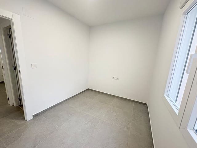 2 quarto Apartamento para venda em Las Piscinas Naturales, Torrevieja - 209 900 € (Ref: 9564818)