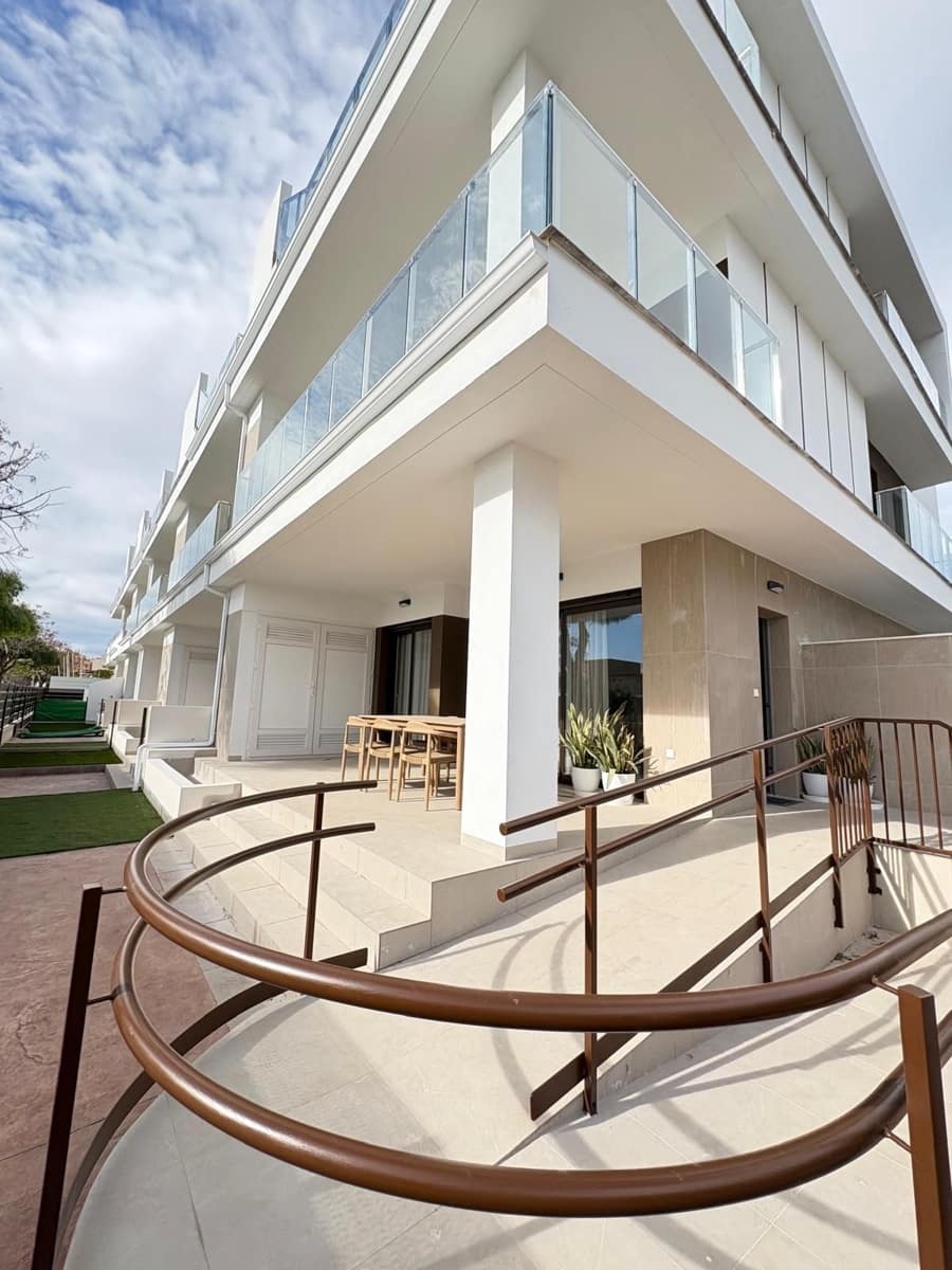 3 soveværelse Lejlighed til salg i Pilar de la Horadada med swimmingpool garage - € 329.000 (Ref: 9582435)