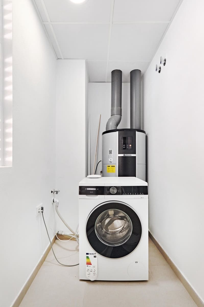 2 bedroom Apartment for sale in Torrevieja with pool garage - € 380,000 (Ref: 9611137)