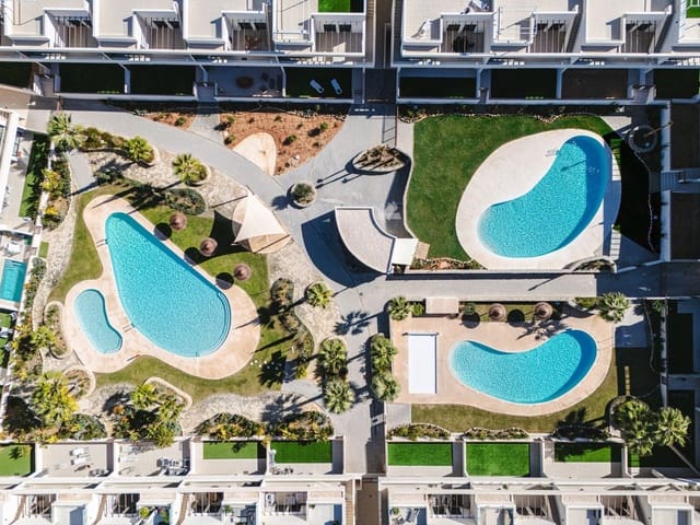 2 bedroom Apartment for sale in Playa de los Náufragos, Torrevieja with pool garage - € 380,000 (Ref: 9611137)