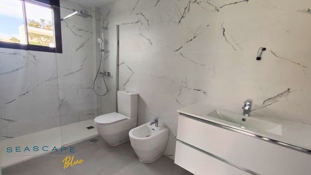 Chalet de 3 habitaciones en Dehesa de Campoamor, Orihuela en venta con piscina garaje - 650.000 € (Ref: 9615107)