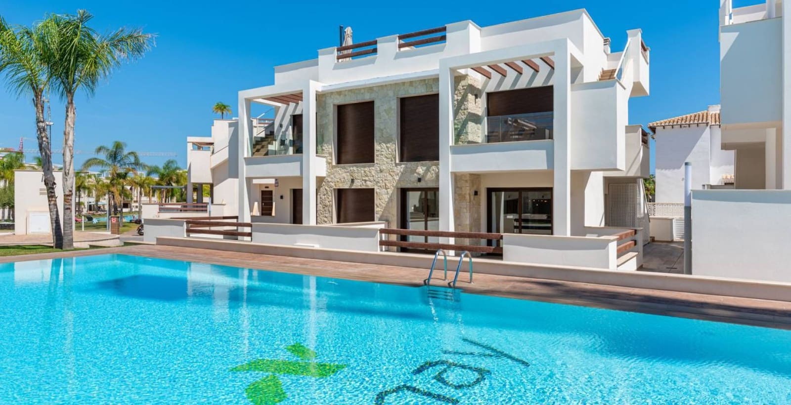 2 quarto Bungalow para venda em Torrevieja com piscina - 285 000 € (Ref: 9625362)