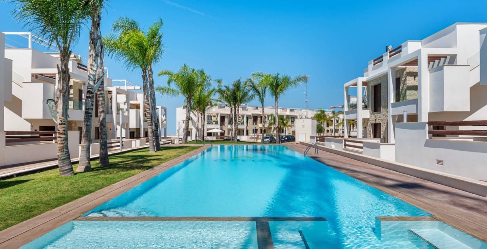 2 quarto Bungalow para venda em Torrevieja com piscina - 285 000 € (Ref: 9625362)