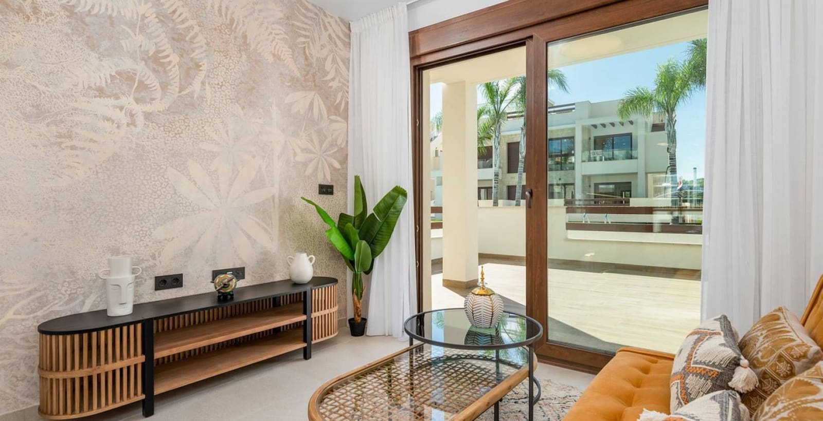 2 quarto Bungalow para venda em Torrevieja com piscina - 285 000 € (Ref: 9625362)