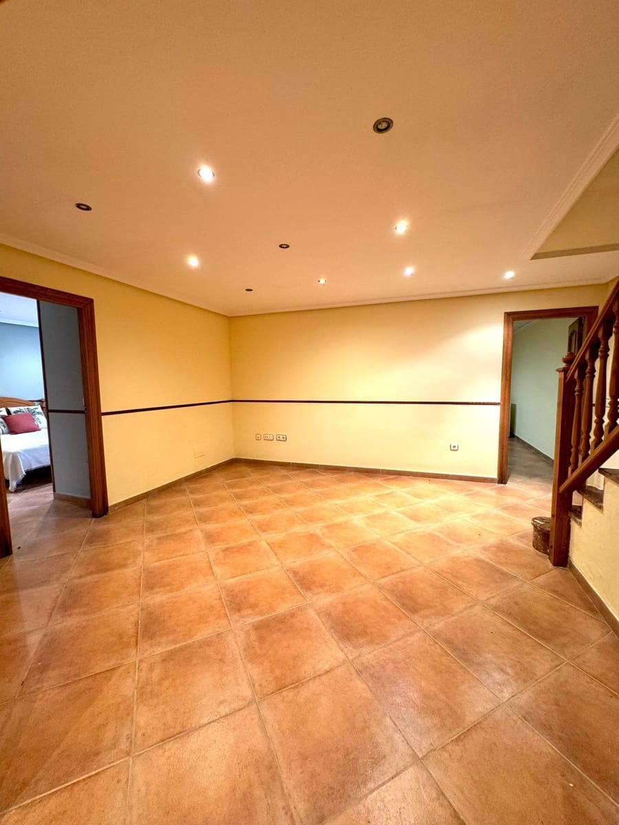 3 quarto Moradia para venda em Torrevieja com piscina garagem - 320 000 € (Ref: 9627286)