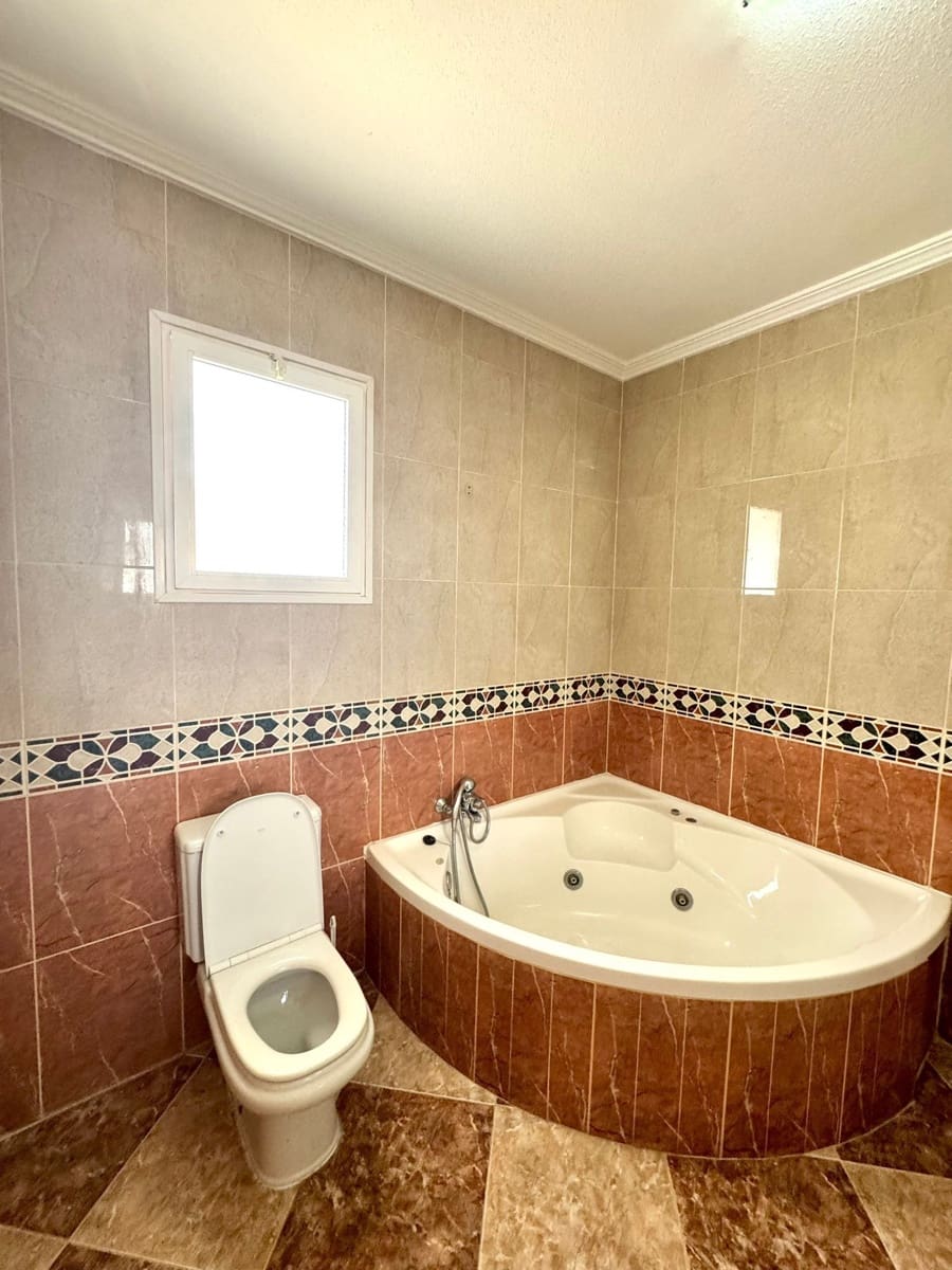 3 quarto Moradia para venda em Torrevieja com piscina garagem - 320 000 € (Ref: 9627286)