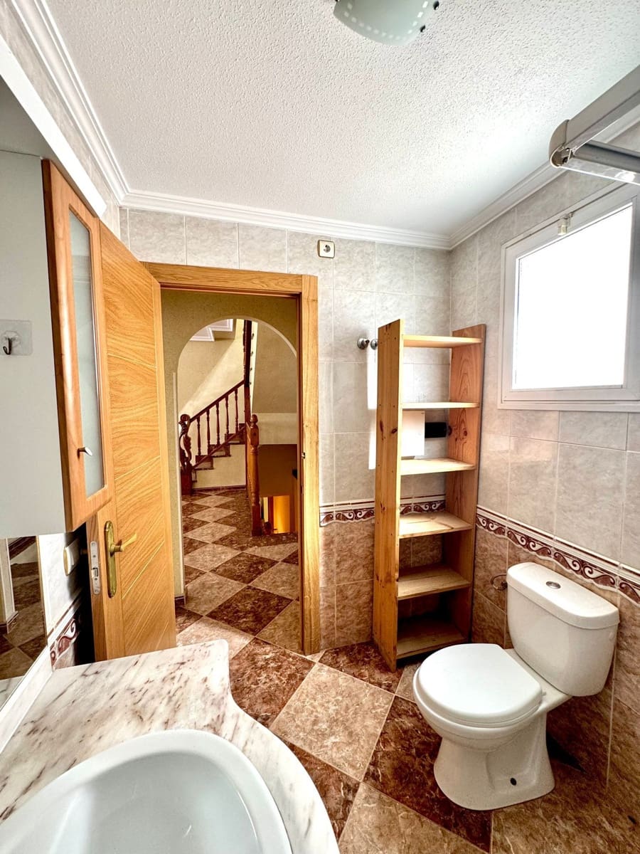 3 quarto Moradia para venda em Torrevieja com piscina garagem - 320 000 € (Ref: 9627286)