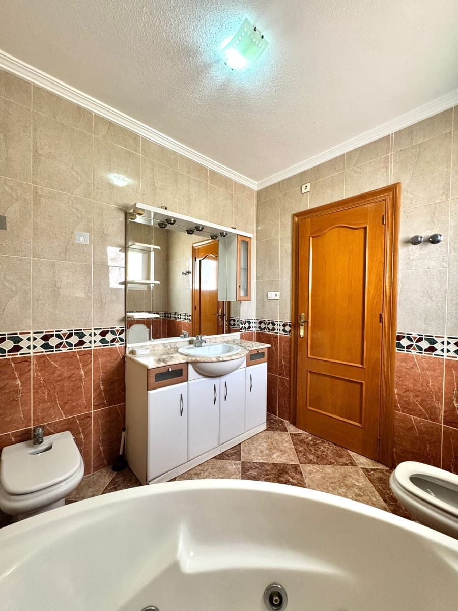 3 quarto Moradia para venda em Torrevieja com piscina garagem - 320 000 € (Ref: 9627286)