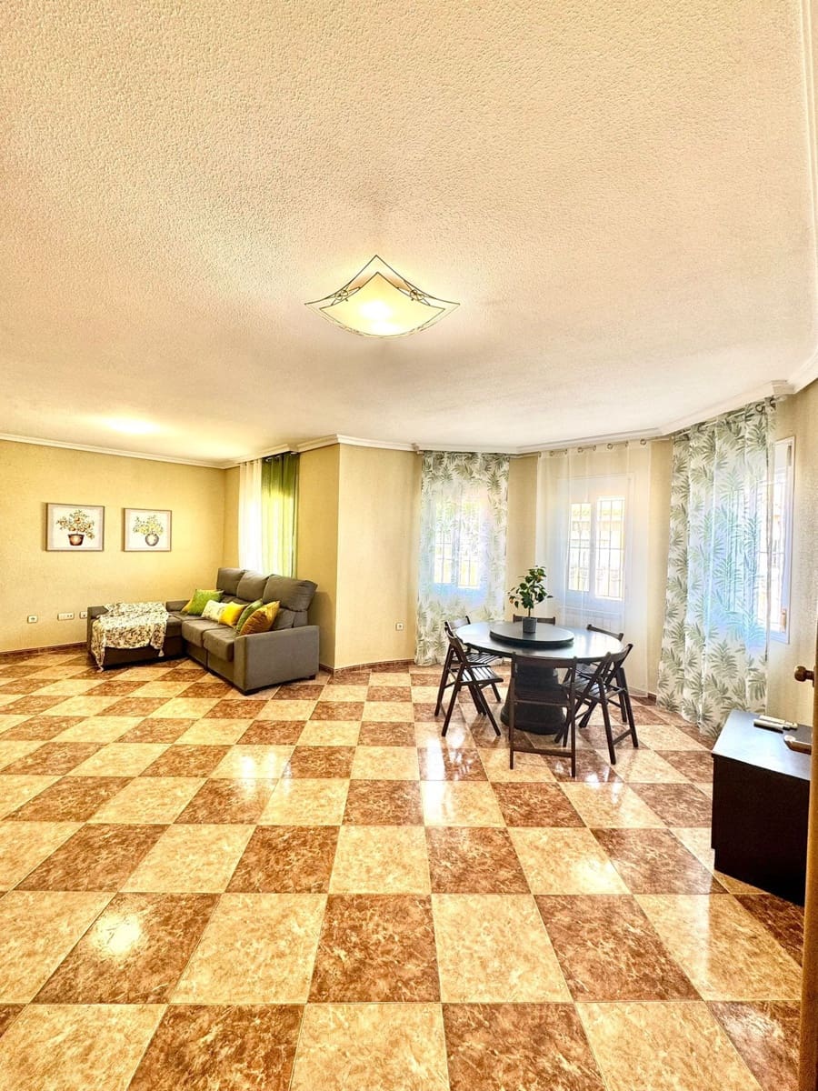 3 quarto Moradia para venda em Torrevieja com piscina garagem - 320 000 € (Ref: 9627286)