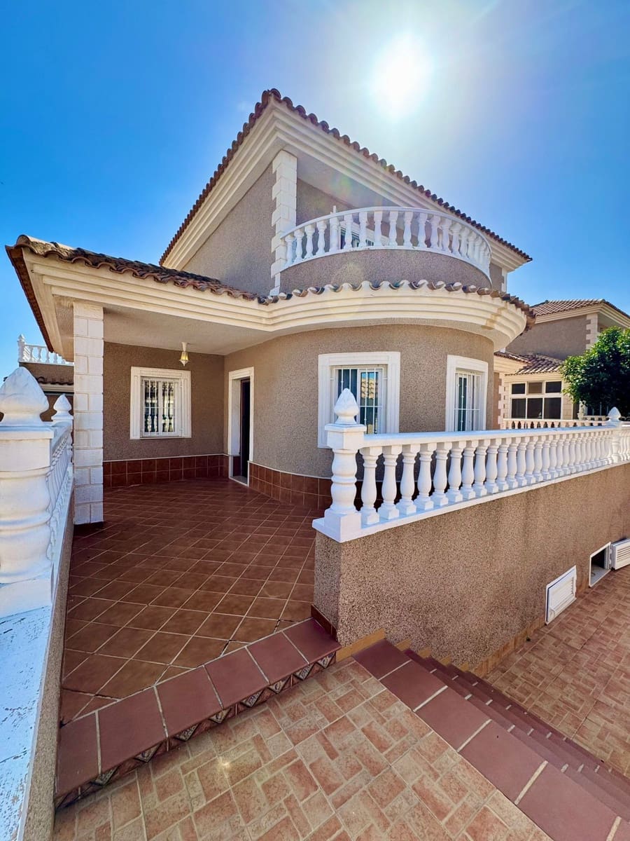 3 quarto Moradia para venda em Torrevieja com piscina garagem - 320 000 € (Ref: 9627286)