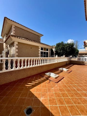 3 Zimmer Villa zu verkaufen in Torrevieja mit Pool Garage - 320.000 € (Ref: 9627286)