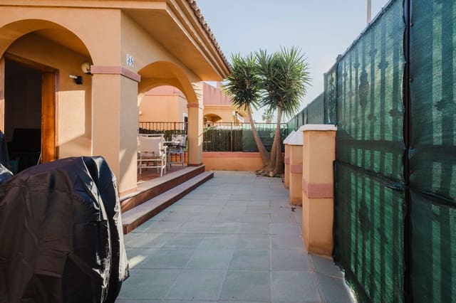 Chalet de 2 habitaciones en Parque Acuático - Sector 25, Torrevieja en venta con piscina - 239.900 € (Ref: 9673876)