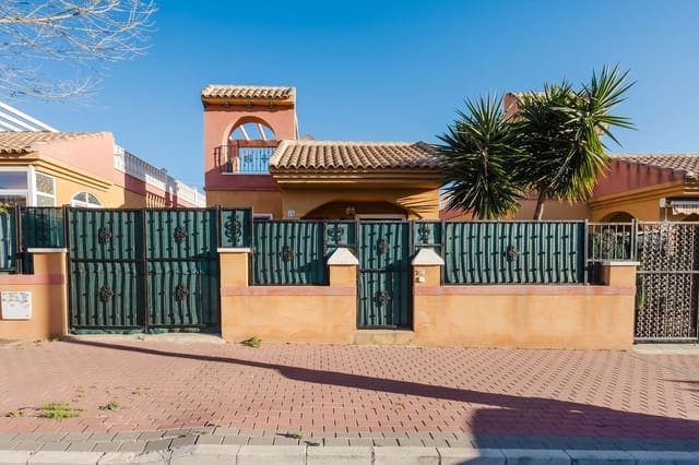Chalet de 2 habitaciones en Parque Acuático - Sector 25, Torrevieja en venta con piscina - 239.900 € (Ref: 9673876)