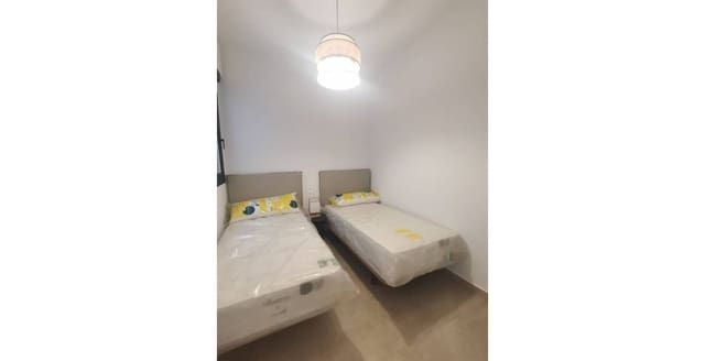 2 slaapkamer Appartement te koop in Las Piscinas Naturales, Torrevieja met zwembad - € 249.000 (Ref: 9673878)