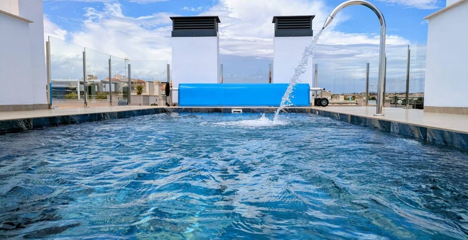 2 Zimmer Apartment zu verkaufen in Torrevieja mit Pool - 249.000 € (Ref: 9673878)