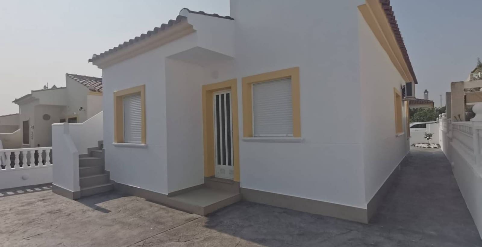 2 makuuhuone Huvila myytävänä paikassa Torrevieja mukana uima-altaan 
autotalli - 249 000 € (Ref: 9673879)