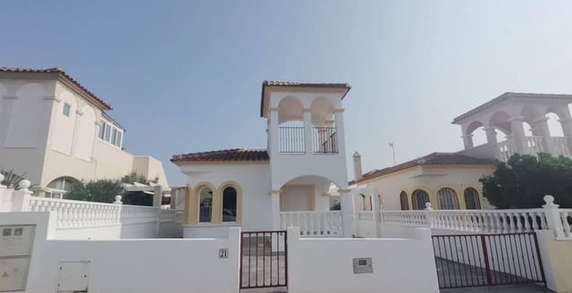 2 makuuhuone Huvila myytävänä paikassa Torrevieja mukana uima-altaan 
autotalli - 249 000 € (Ref: 9673879)