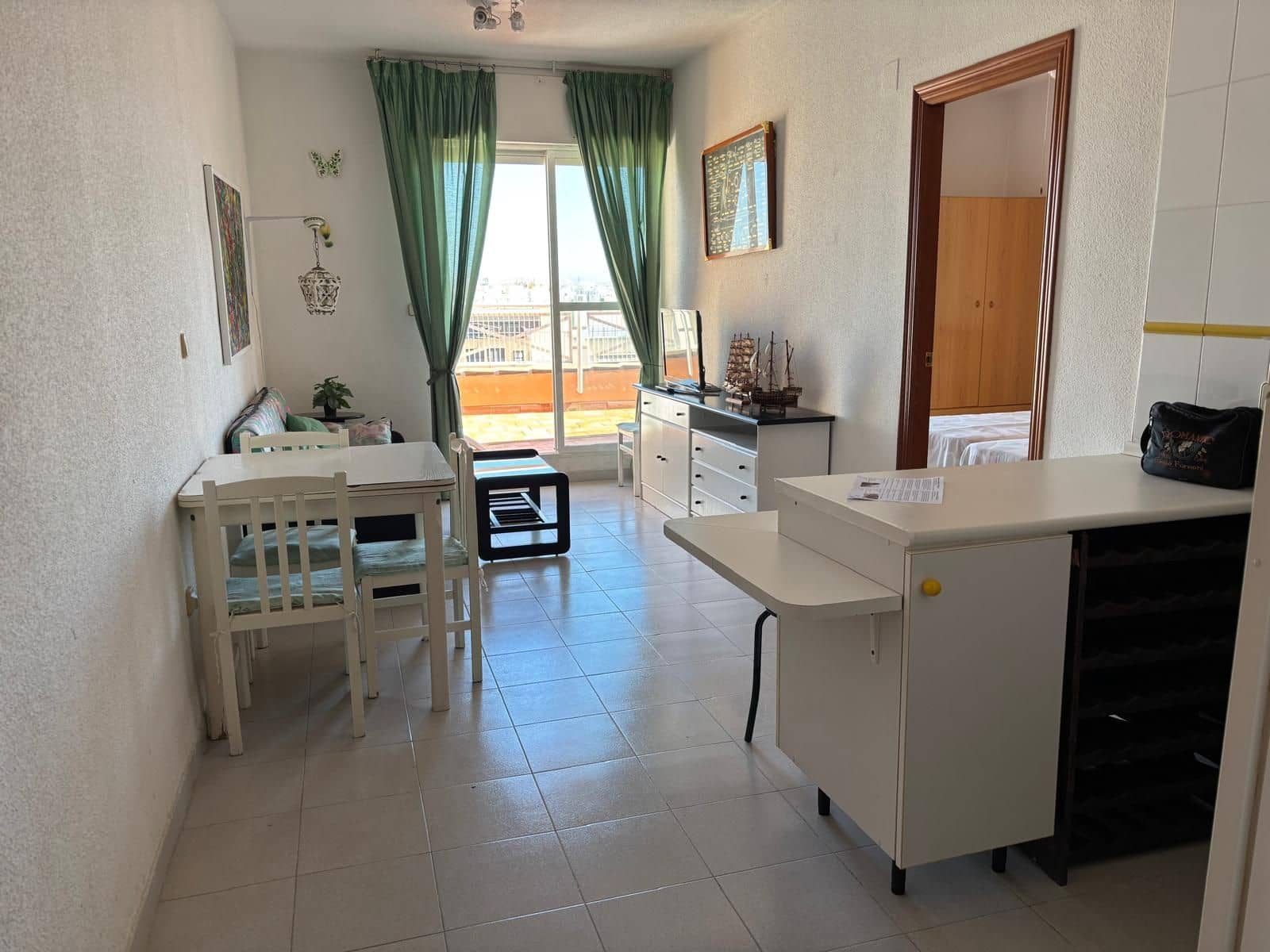 1 sovrum Lägenhet till salu i Torrevieja - 119 900 € (Ref: 9673880)