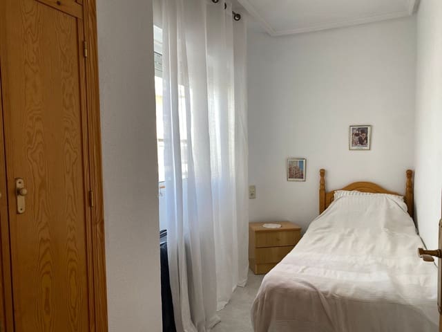 2 bedroom Apartment for sale in Playa del Acequión, Torrevieja with garage - € 139,900 (Ref: 9676955)