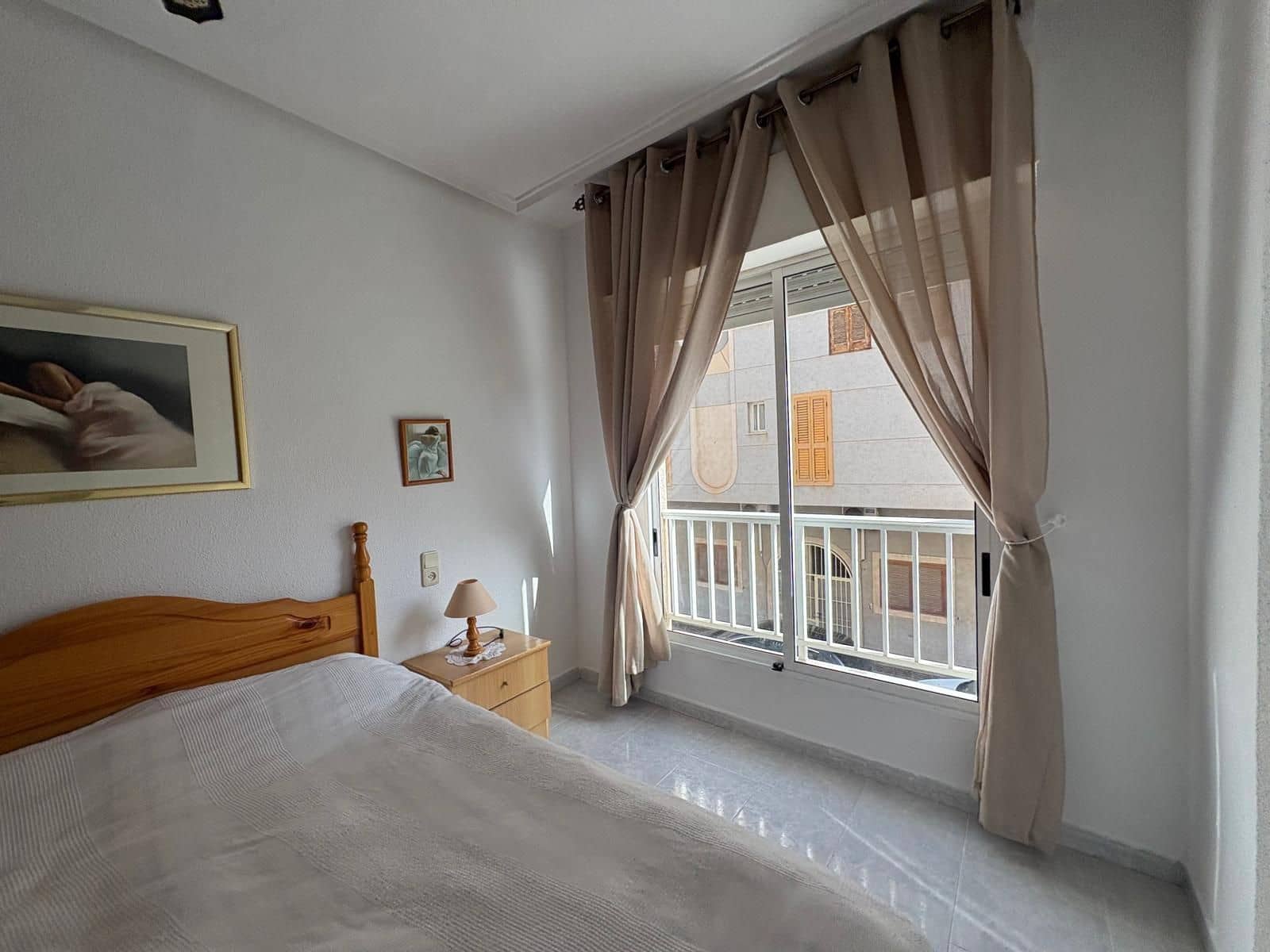 2 Zimmer Apartment zu verkaufen in Torrevieja mit Garage - 139.900 € (Ref: 9676955)