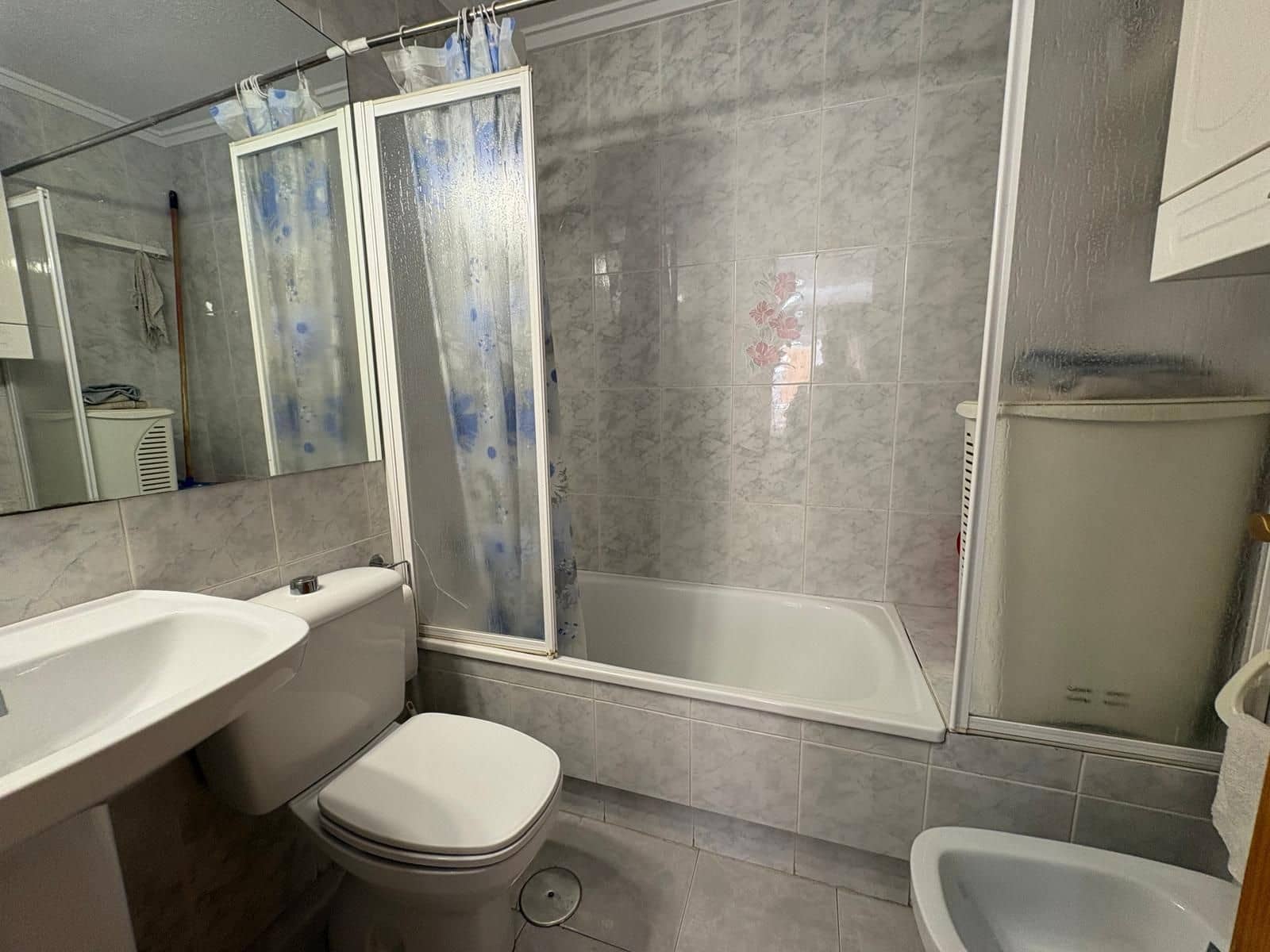 2 Zimmer Apartment zu verkaufen in Torrevieja mit Garage - 139.900 € (Ref: 9676955)