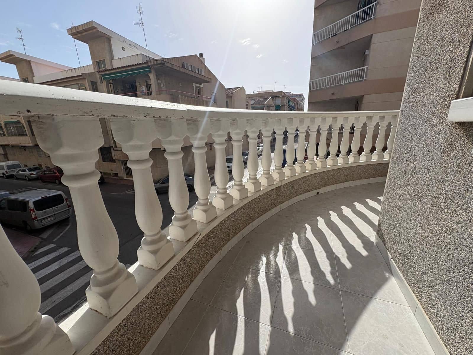 2 Zimmer Apartment zu verkaufen in Torrevieja mit Garage - 139.900 € (Ref: 9676955)