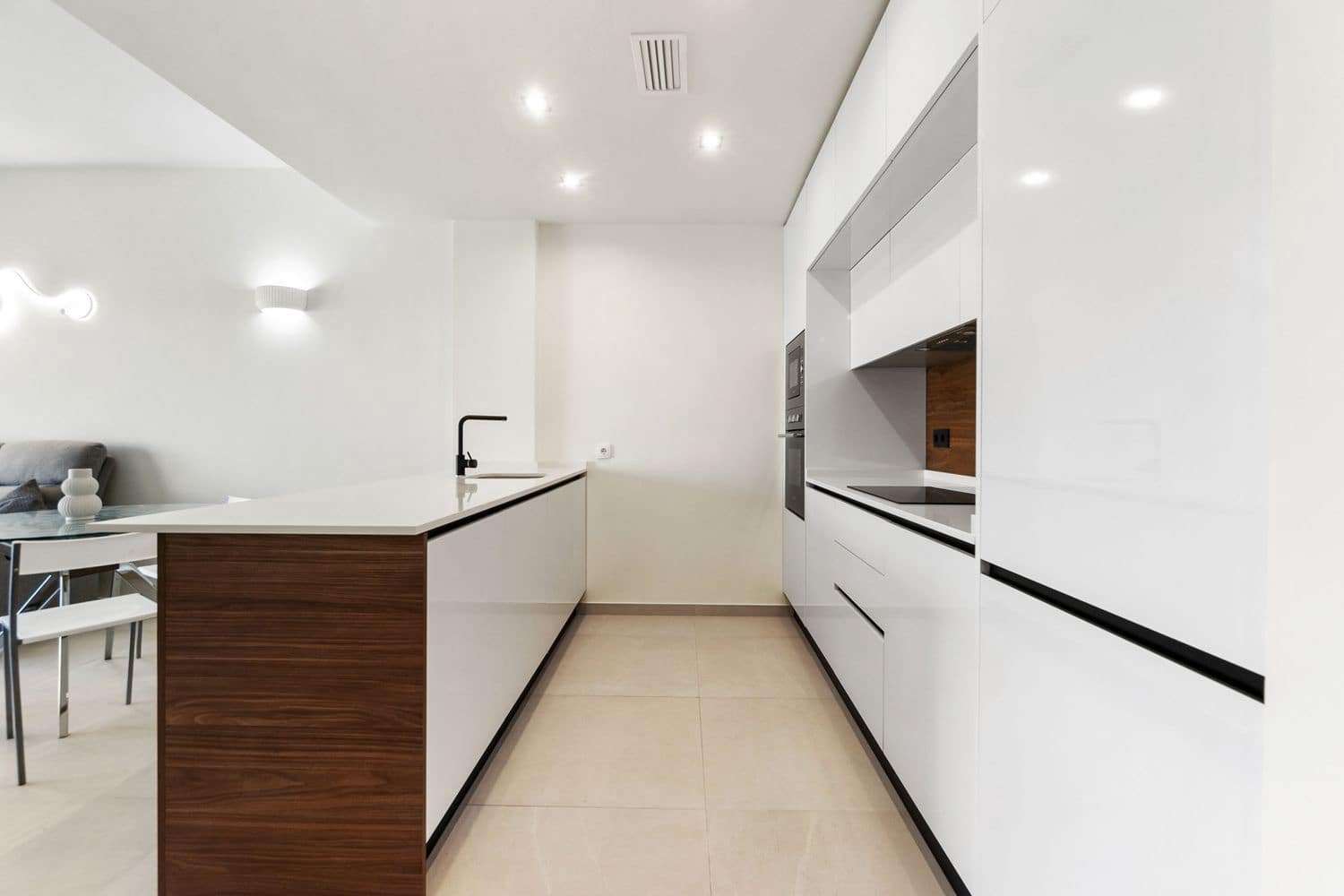 2 slaapkamer Appartement te koop in Torrevieja met zwembad garage - € 360.000 (Ref: 9676956)