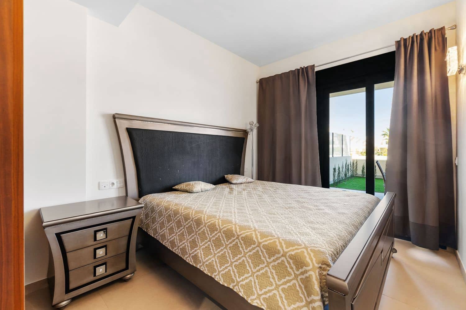 2 slaapkamer Appartement te koop in Torrevieja met zwembad garage - € 360.000 (Ref: 9676956)