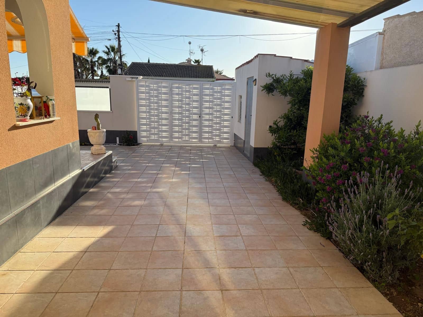 2 bedroom Villa for sale in Torrevieja with pool - € 285,000 (Ref: 9694848)