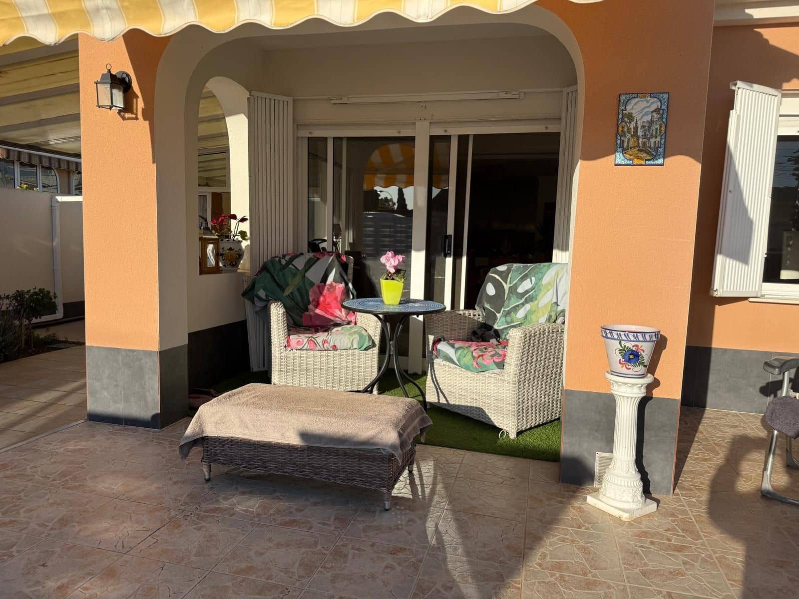 2 bedroom Villa for sale in Torrevieja with pool - € 285,000 (Ref: 9694848)