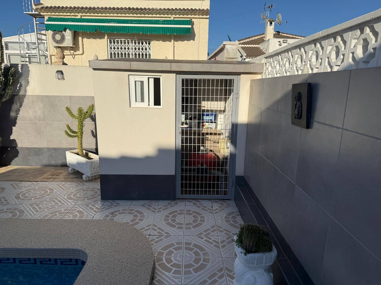 2 bedroom Villa for sale in Torrevieja with pool - € 285,000 (Ref: 9694848)