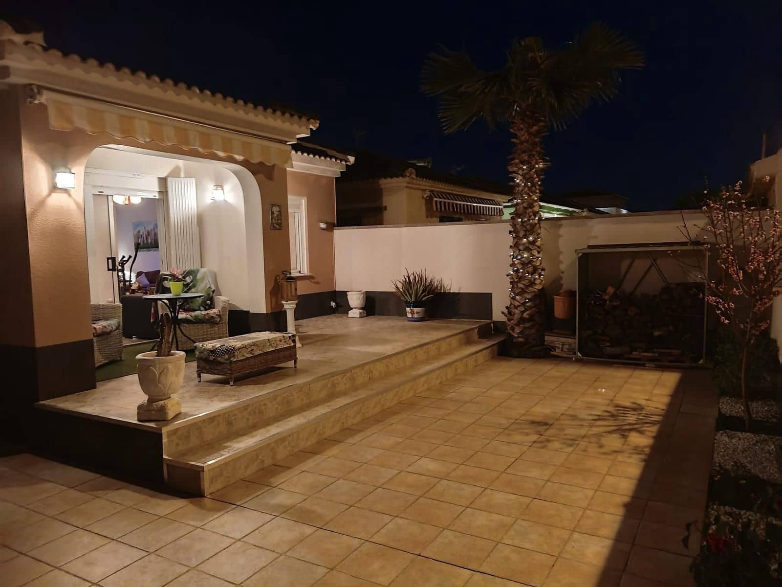 2 bedroom Villa for sale in Torrevieja with pool - € 285,000 (Ref: 9694848)