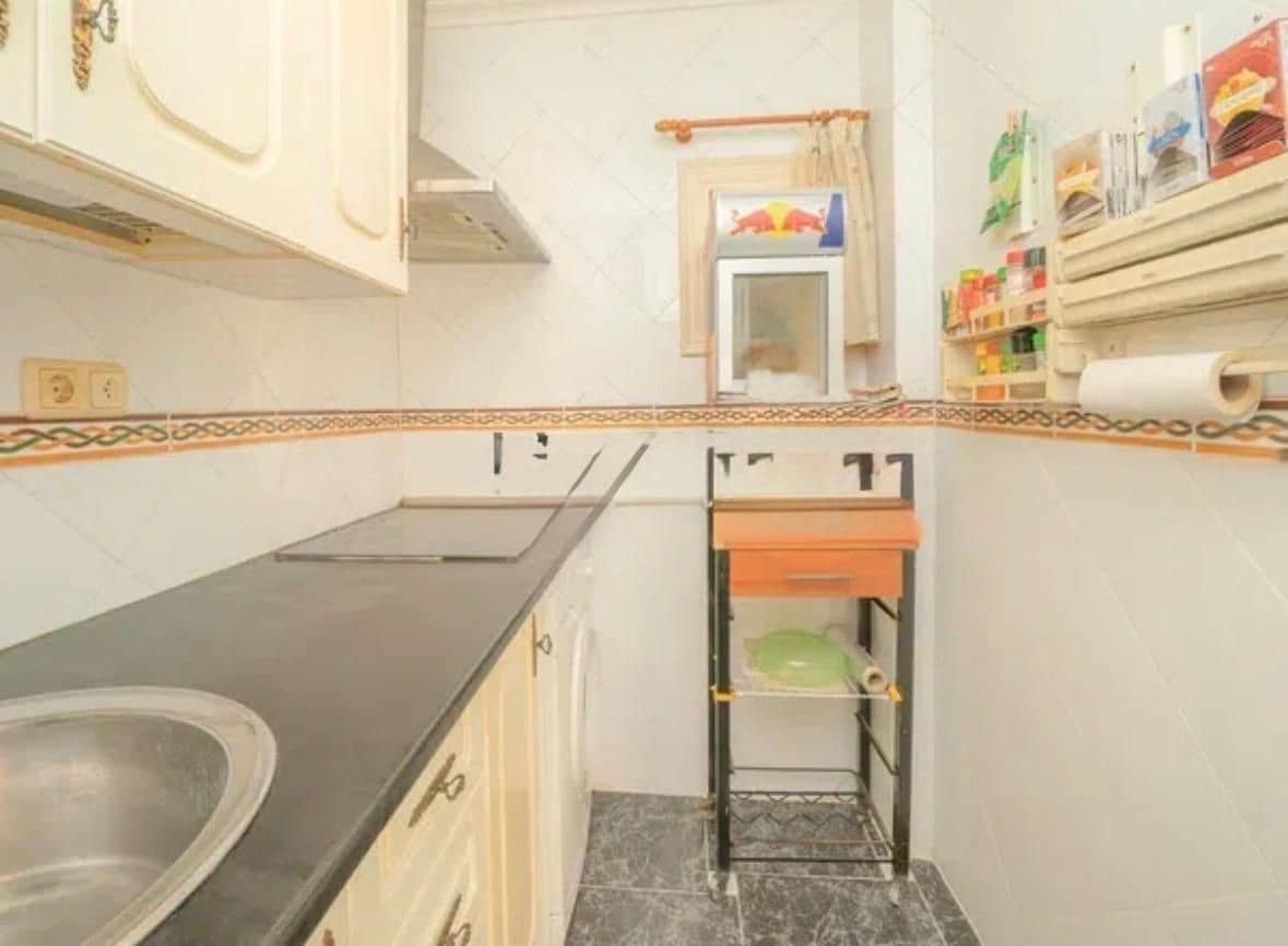 2 bedroom Apartment for sale in Torrevieja with pool - € 129,900 (Ref: 9719668)