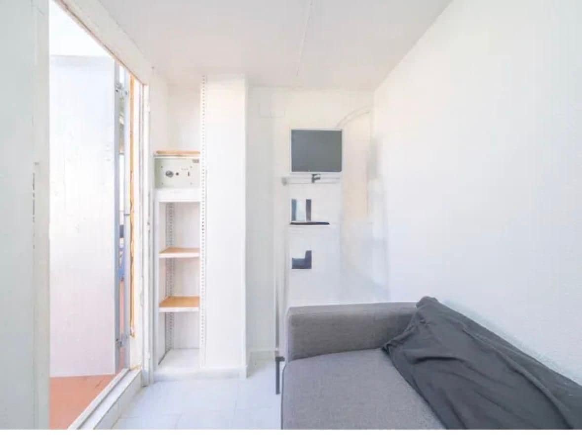 2 bedroom Apartment for sale in Torrevieja with pool - € 129,900 (Ref: 9719668)