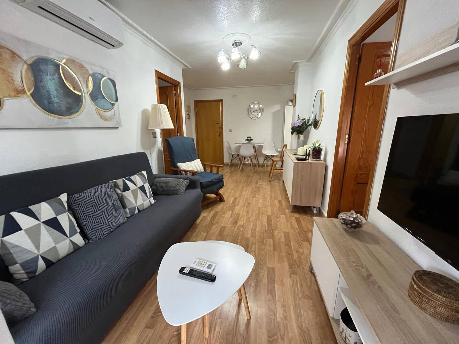 Apartamento de 2 habitaciones en Torrevieja en venta - 159.900 € (Ref: 9755358)