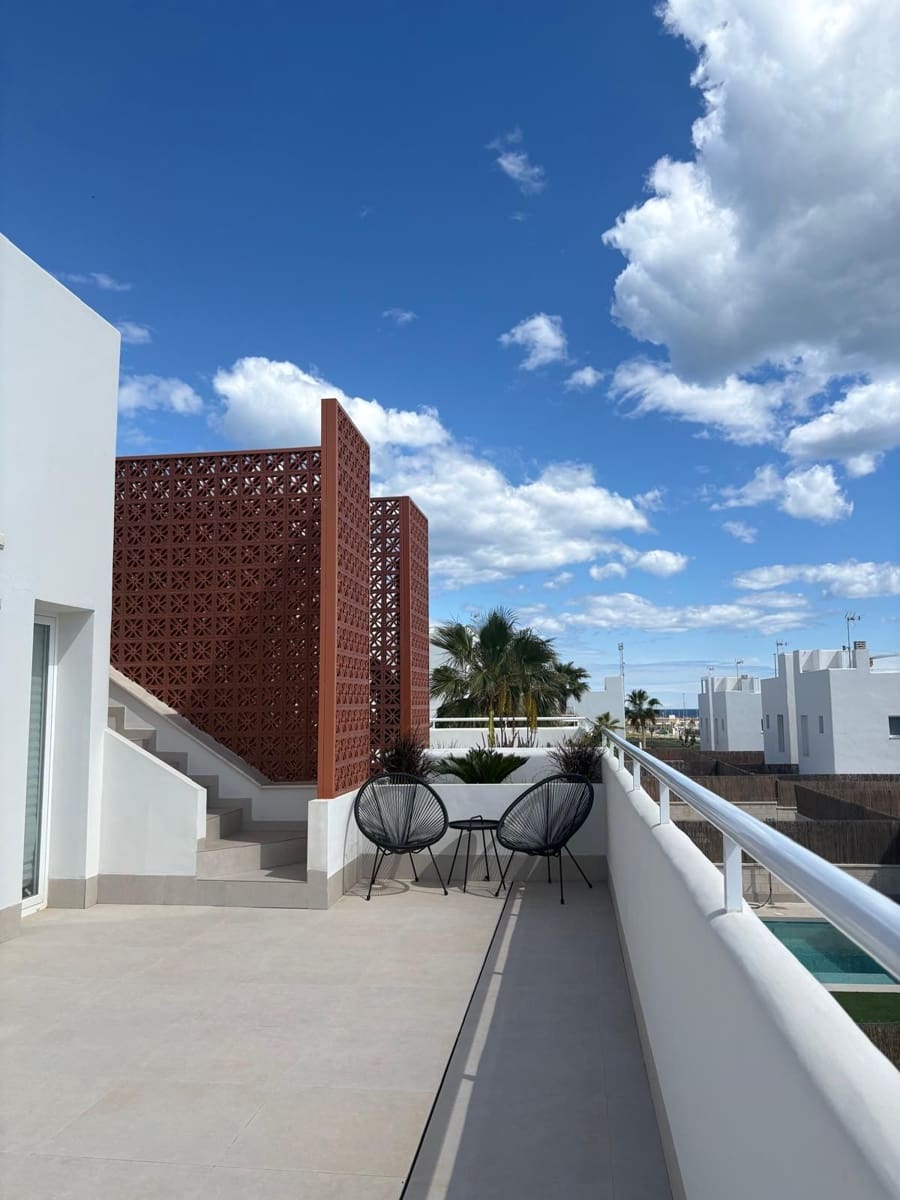 3 bedroom Villa for sale in Pilar de la Horadada with pool garage - € 549,900 (Ref: 9772749)