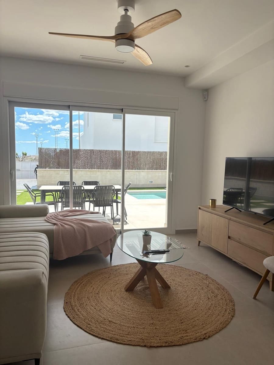 3 bedroom Villa for sale in Pilar de la Horadada with pool garage - € 549,900 (Ref: 9772749)