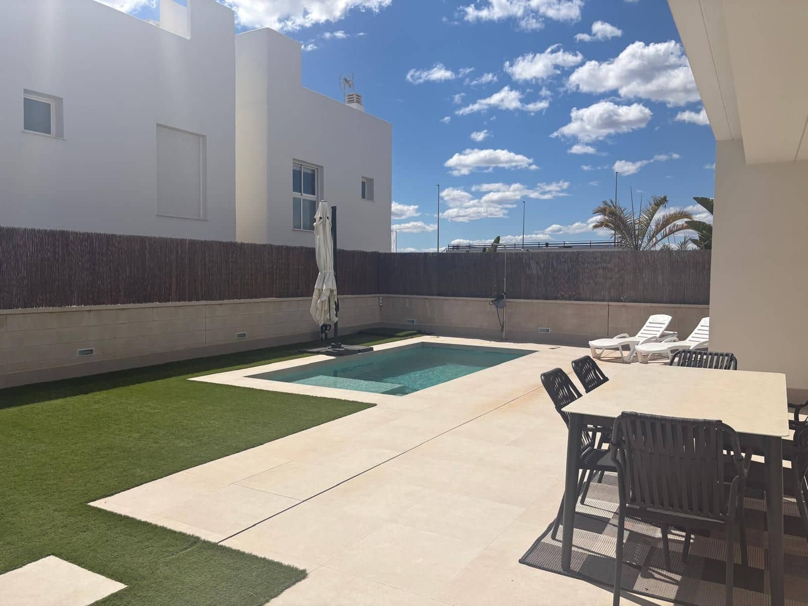 3 bedroom Villa for sale in Pilar de la Horadada with pool garage - € 549,900 (Ref: 9772749)