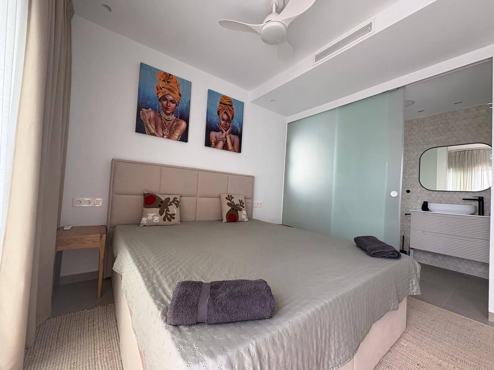 3 bedroom Villa for sale in Pilar de la Horadada with pool garage - € 549,900 (Ref: 9772749)